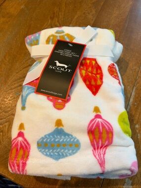 SCOUT HOME Holiday Ornaments 2 PC Hand Towel Set NWT